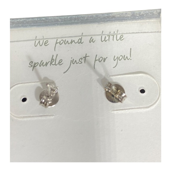 New With Tags Francesca’s Signature Silver Earring Studs Sterling Silver - Picture 2 of 3